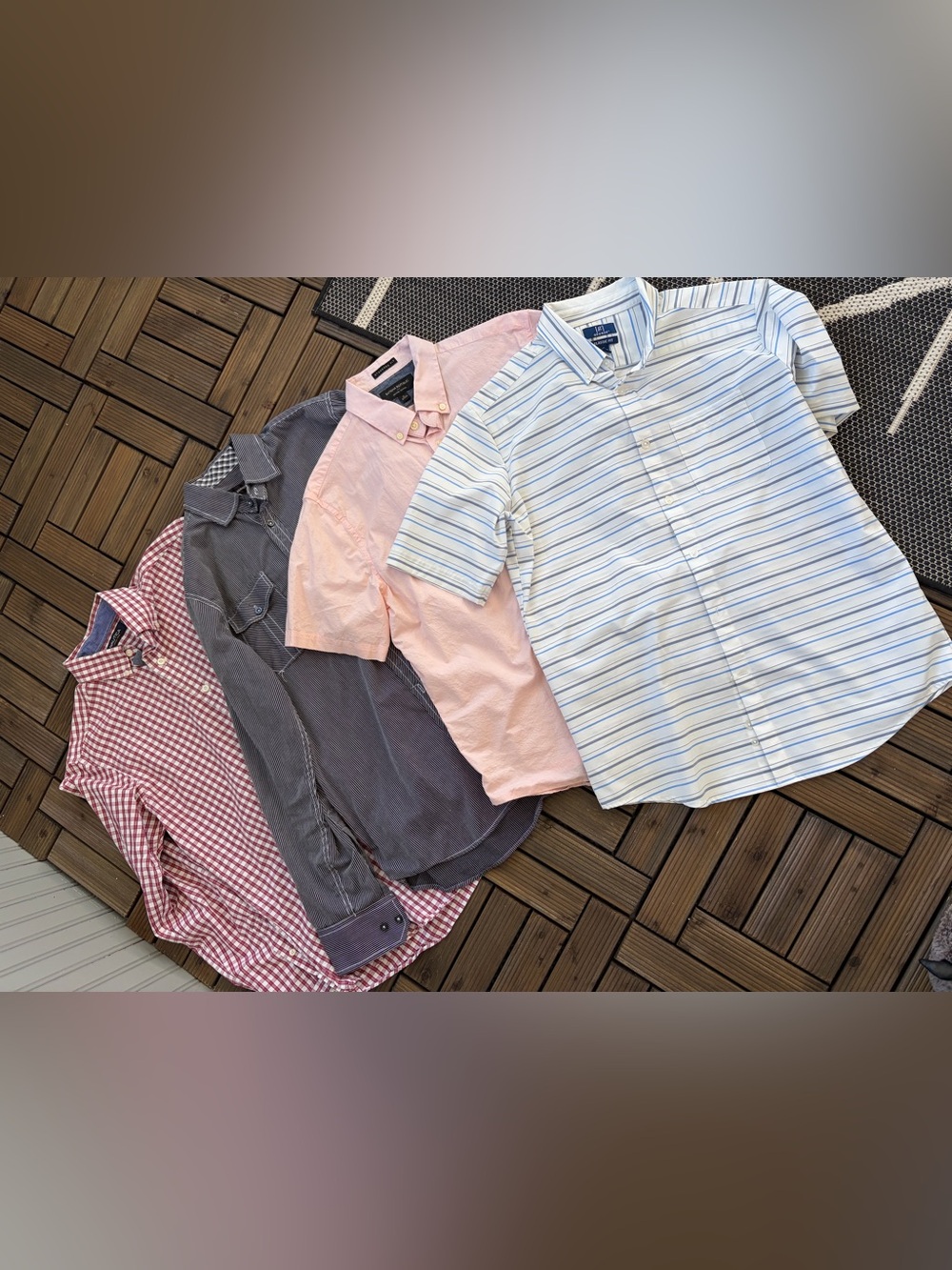 Bundle of 4 Men Button Down Shirts